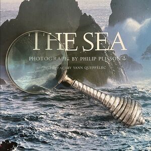 EUC Pottery Barn Shell🐚 Magnifying Glass